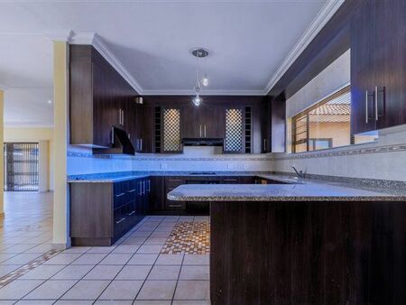 4 Bedroom House in Constantia Kloof