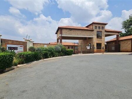 2 Bedroom Apartment in Weltevreden Park