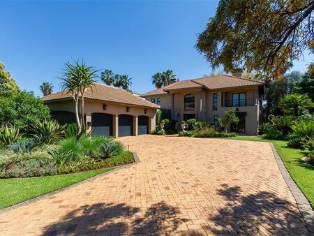 3 Bedroom House in Silver Lakes Golf Estate