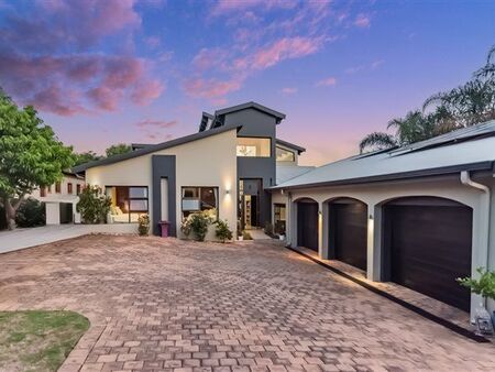 4 Bedroom House in Eagle Canyon Golf Estate