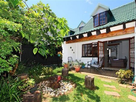 2 Bedroom House in Weltevreden Park