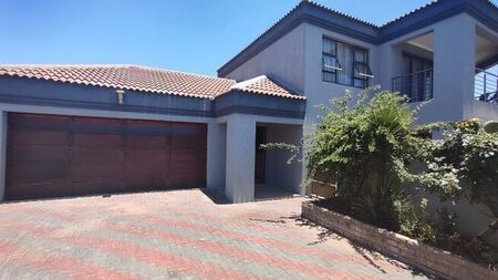 3 Bedroom townhouse - freehold to rent in Lilyvale Estate, Bloemfontein