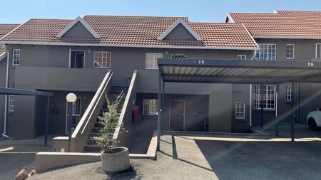 1 Bedroom townhouse - sectional to rent in Radiokop, Roodepoort