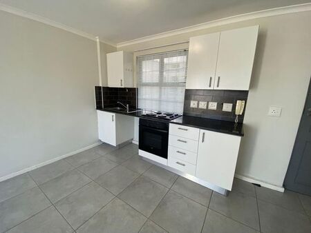 1 Bedroom apartment to rent in Rondebosch, Cape Town