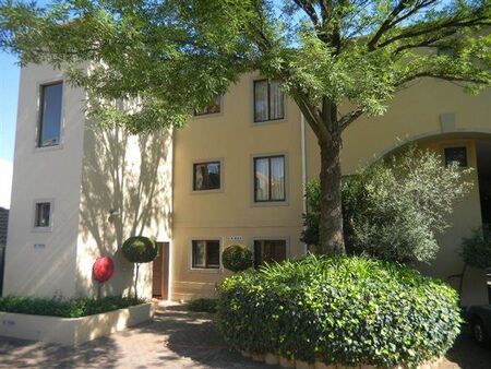 1 Bedroom House in Sandton Central