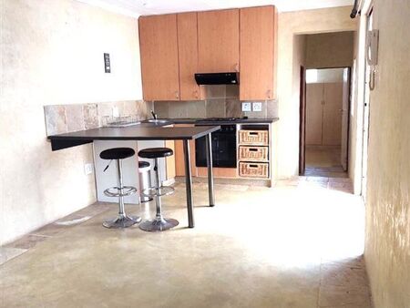 1 Bedroom Garden Cottage in Bordeaux