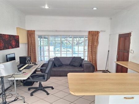 1 Bedroom House in Kensington B