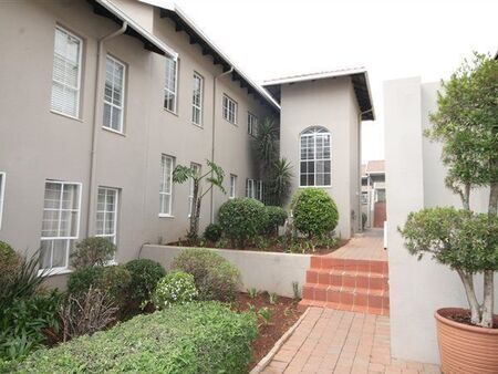 3 Bedroom Apartment in Houghton Estate