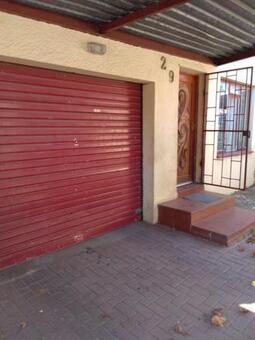 2 Bedroom House in Turffontein