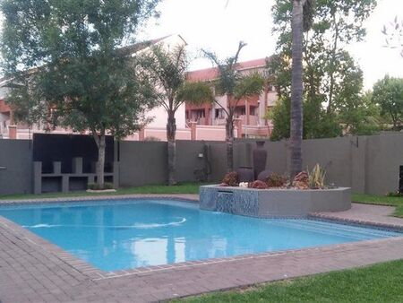 3 Bedroom Apartment in Paulshof