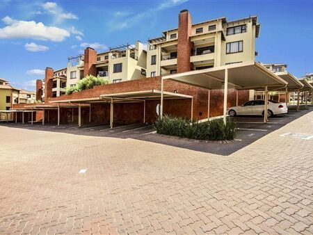 3 Bedroom Apartment in Sunninghill