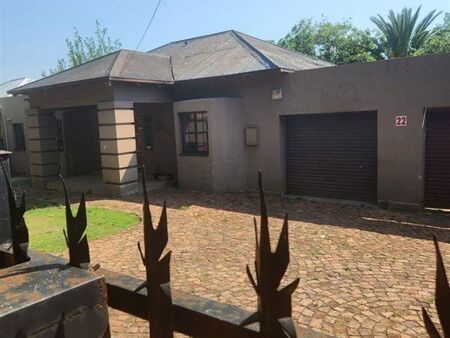 4 Bedroom House in Selection Park