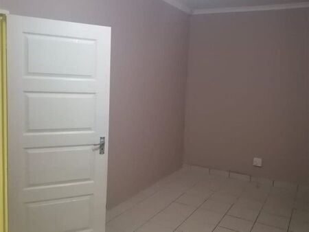1 Bedroom House in Rhodesfield
