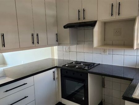 2 Bedroom Townhouse in Glen Marais