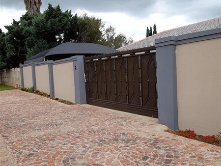 1 Bedroom Apartment in Crystal Park