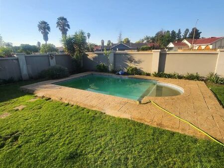 4 Bedroom House in Verwoerdpark