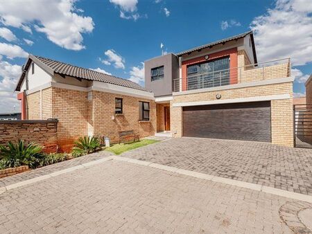 4 Bedroom House in Meyersdal