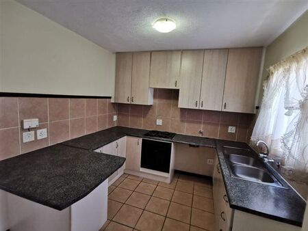 2 Bedroom Apartment in Die Hoewes