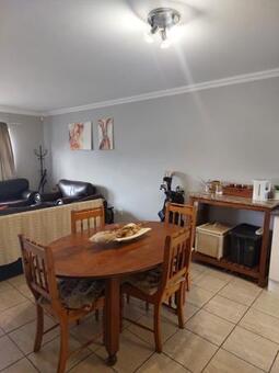 2 Bedroom Flat in Aston Bay