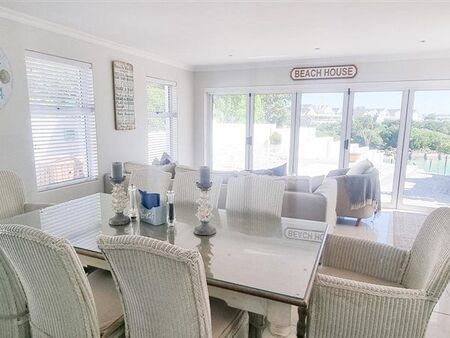 5 Bedroom House in St Francis Bay Canals