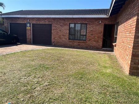 3 Bedroom Duet in Birdswood