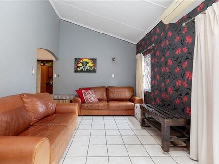 4 Bedroom Duplex in Arboretum