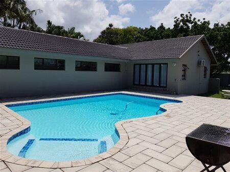 4 Bedroom House in Meer En See