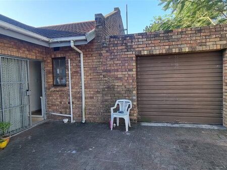 3 Bedroom Duet in Birdswood