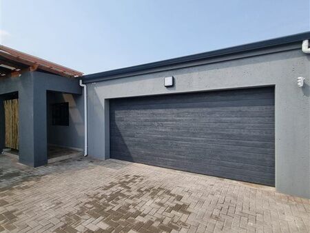 4 Bedroom House in Arboretum