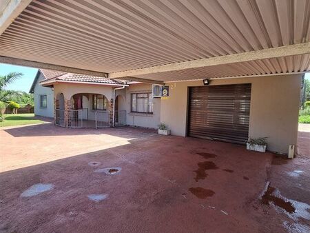 3 Bedroom House in Veld En Vlei