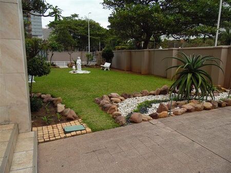 2 Bedroom Apartment in Amanzimtoti