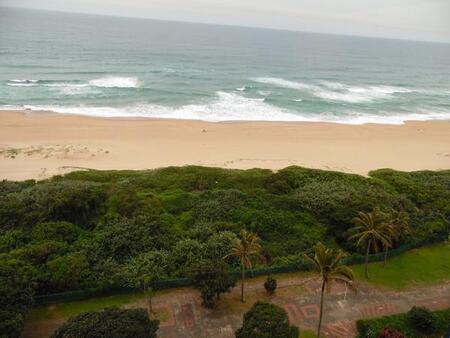 2 Bedroom Apartment in Amanzimtoti