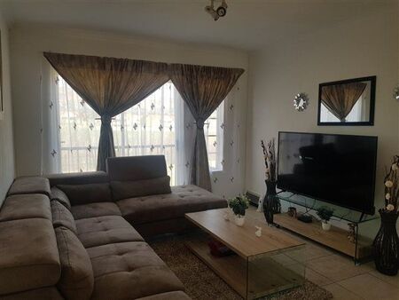 2 Bedroom Apartment in Wilgeheuwel