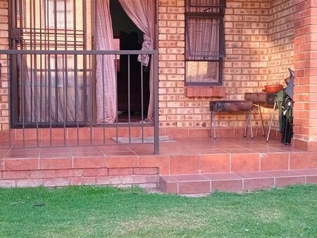 2 Bedroom Apartment in Weltevreden Park