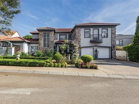 5 Bedroom House in Eagle Canyon Golf Estate