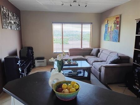 1 Bedroom Apartment in Roodekrans