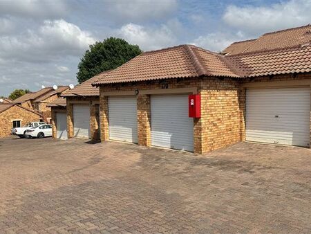 2 Bedroom Apartment in Mooikloof Ridge