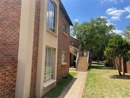 2 Bedroom Apartment in Mooikloof Ridge
