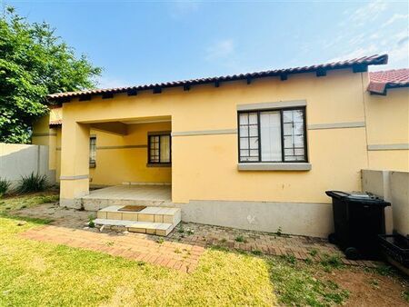 3 Bedroom Townhouse in Mooikloof Ridge