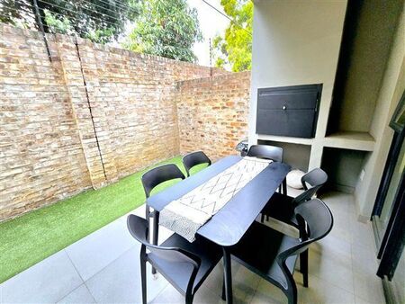 2 Bedroom Apartment in Menlo Park