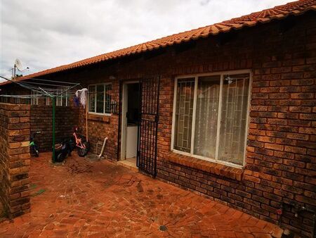 2 Bedroom Flat in Doornpoort