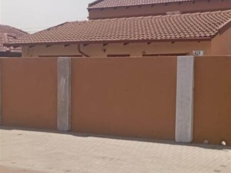 Bachelor apartment in Protea Glen