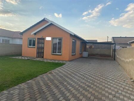 3 Bedroom House in Protea Glen