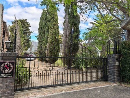 4 Bedroom House in Constantia