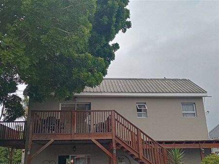 Studio apartment in George South