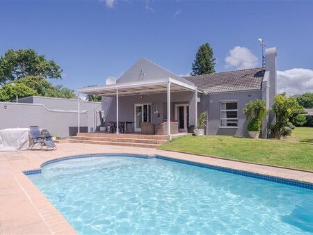 4 Bedroom House in Constantia