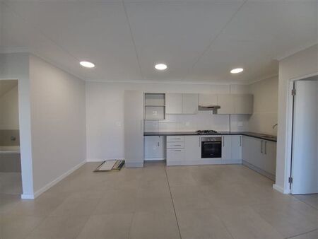 2 Bedroom House in Burgundy Estate