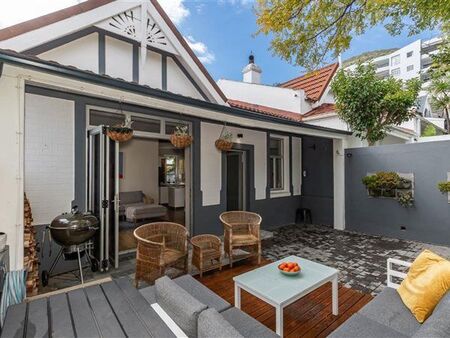 2 Bedroom Townhouse in Sea Point