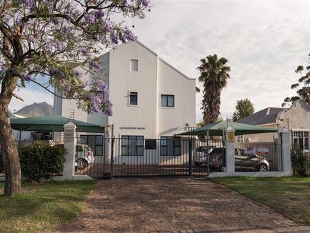 3 Bedroom Apartment in Dennesig