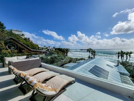 4 Bedroom House in Clifton